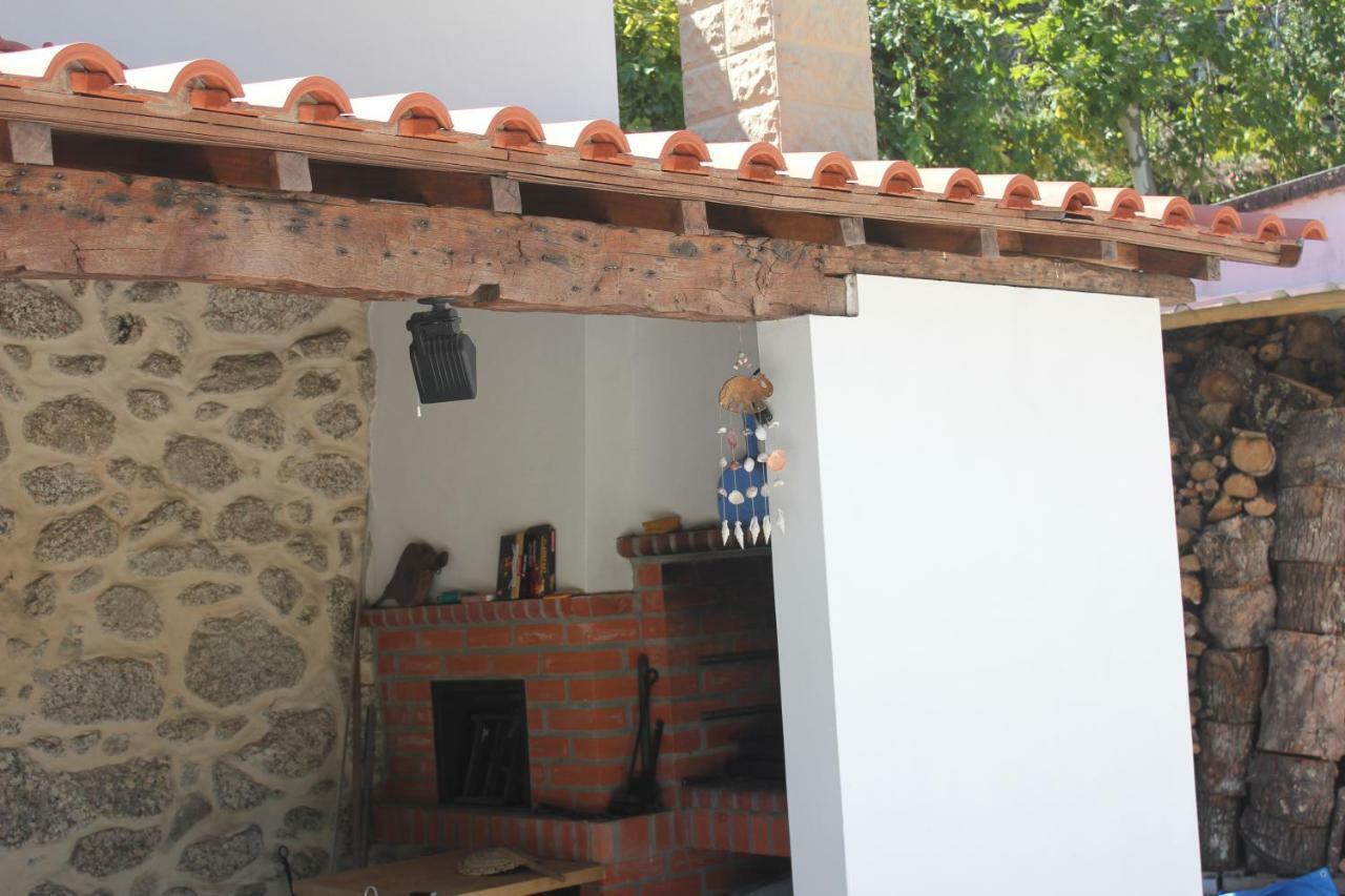 Villa Quinta Da Tormenta -14 Pessoas- Cabeceiras De Basto 2 Casas E Piscina Privada Exterior foto
